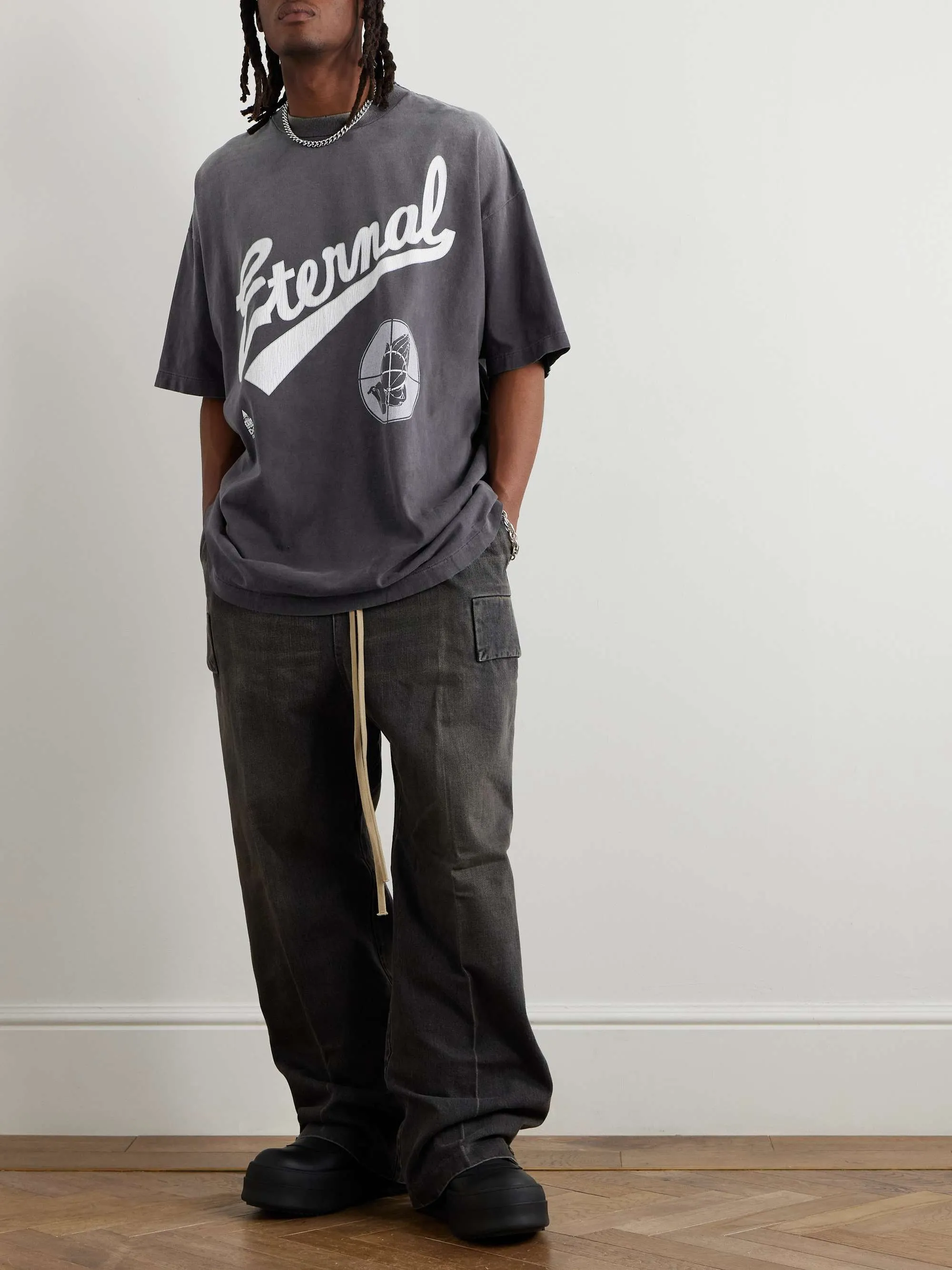 SAINT Mxxxxxx × FEAR OF GOD FG_SS TEE/SNT OF GOD/BLK 25SS Heavy FOG collaboration SAINT OF GOD prayer short sleeves Washed black S-XL This season's heavy collaboration FOG manager JERRY personally carries the goods SAINT OF GOD series collaboration has gained quite a buzz Customized original co-branded main label/wash label Top-notch printing technology Uses front and rear silver sand and cracked pulp Deep restoration